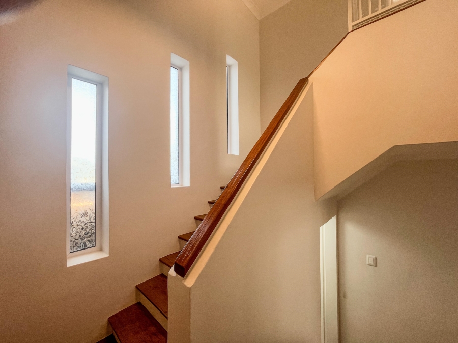 To Let 3 Bedroom Property for Rent in Pinelands Western Cape